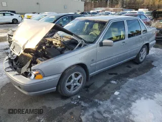1999 Volvo S70 with VIN YV1LT56D7X2578651, listed as a Copart auction lot 88631555 with 126,753 mi miles and Salvage Title. Bid and sale history available at carsss.com. Image 1.