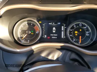 2017 Jeep Cherokee 75th Anniversary Edition с VIN 1C4PJMCS3HW564721, выставлен на аукционе Copart как лот 43453775 с пробегом 70 163 миль миль и Списание • Salvage title. История ставок и продаж доступна на DreamBid. Изображение 9.