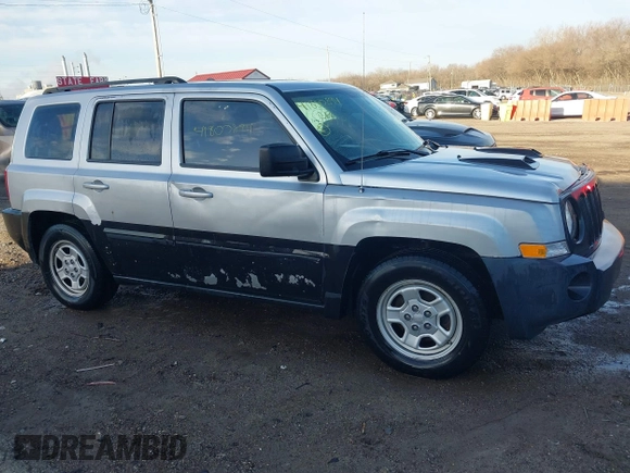 2010 Jeep Patriot Sport z VIN 1J4NF2GB2AD547301, wystawiony jako IAAI lot #41800894 z przebiegiem 147 351 mil mil oraz . Historia ofert i sprzedaży dostępna na DreamBid. Obrazek 13.