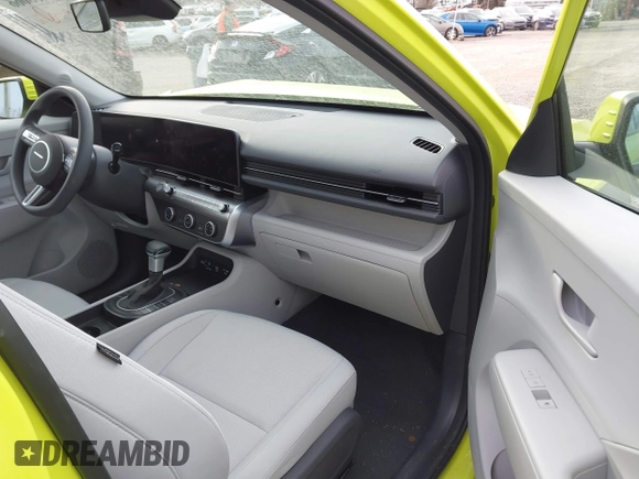 2025 Hyundai Kona SE with VIN KM8HA3AB2SU208504, listed as a IAAI auction lot 41458066 with 918 mi miles. Bid and sale history available at carsss.com. Image 5.