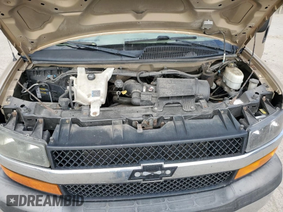 2011 Chevrolet Express Passenger 1LT z VIN 1GAZG1FG2B1154258, wystawiony jako Copart lot #78729104 z przebiegiem 180 662 mil mil oraz Szkoda całkowita • Salvage title. Historia ofert i sprzedaży dostępna na DreamBid. Obrazek 12.