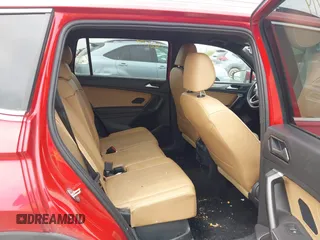 2022 Volkswagen Tiguan SE z VIN 3VV2B7AX9NM129948, wystawiony jako IAAI lot #42247719 z przebiegiem 59 501 mil mil oraz . Historia ofert i sprzedaży dostępna na DreamBid. Obrazek 8.