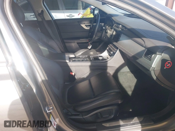2016 Jaguar XF 35t Premium with VIN SAJBD4BV2GCY20555, listed as a IAAI auction lot 41969132 with 60,430 mi miles and . Bid and sale history available at DreamBid. Image 5.