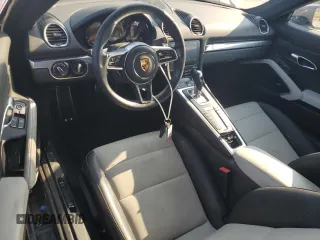 2018 Porsche 718 Cayman z VIN WP0AA2A86JK262502, wystawiony jako Copart lot #65248663 z przebiegiem 16 834 mil mil oraz . Historia ofert i sprzedaży dostępna na DreamBid. Obrazek 8.