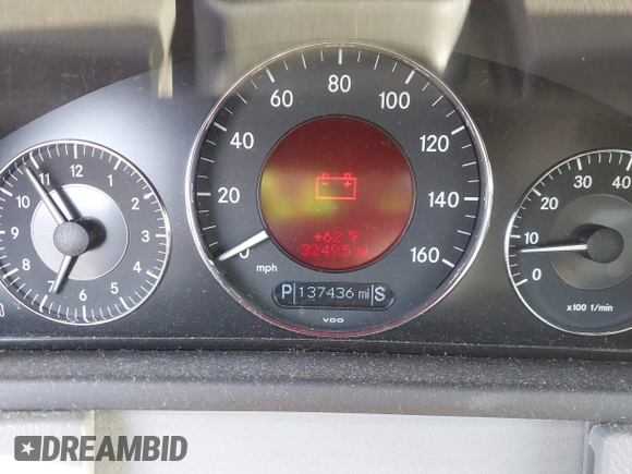 2007 Mercedes-Benz CLK-Class 5.5L with VIN WDBTJ72H97F209555, listed as a IAAI auction lot 42081006 with 137,436 mi miles. Bid and sale history available at carsss.com. Image 7.