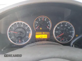 2011 Nissan Titan z VIN 1N6BA0FK9BN300170, wystawiony jako Copart lot #89054725 z przebiegiem 202 839 mil mil oraz Czysty tytuł • Clean title. Historia ofert i sprzedaży dostępna na DreamBid. Obrazek 9.