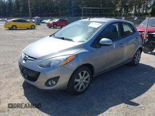 2013 Mazda 2 Touring z VIN JM1DE1LY5D0160410, wystawiony jako IAAI lot #42034986 z przebiegiem 124 791 mil mil oraz . Historia ofert i sprzedaży dostępna na DreamBid. Obrazek 2.