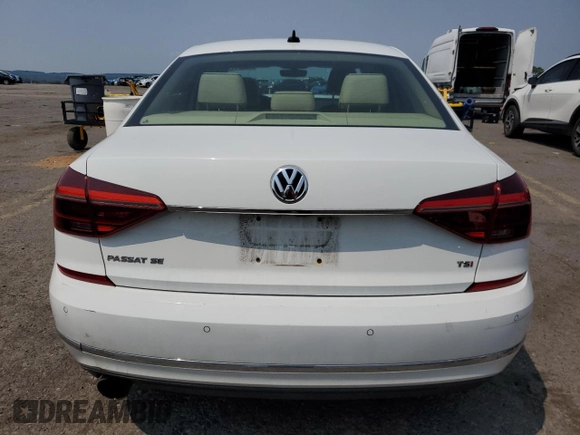 2017 Volkswagen Passat SE z VIN 1VWGT7A37HC032927, wystawiony jako Copart lot #60321125 z przebiegiem 208 231 mil mil oraz Szkoda całkowita • Salvage title. Historia ofert i sprzedaży dostępna na DreamBid. Obrazek 6.