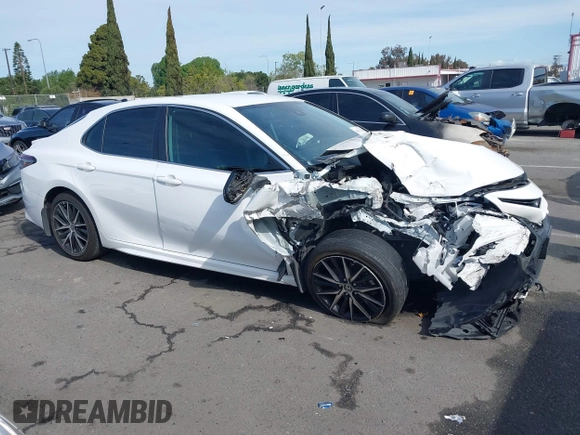 2022 Toyota Camry SE with VIN 4T1G11AKXNU070473, listed as a IAAI auction lot 41937541 with 57,598 mi miles and . Bid and sale history available at DreamBid. Image 13.