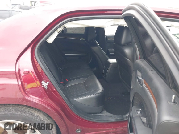 2019 Chrysler 300 C Luxury Series with VIN 2C3CCAPT8KH506432, listed as a IAAI auction lot 40933892 with 100,862 mi miles and . Bid and sale history available at carsss.com. Image 8.