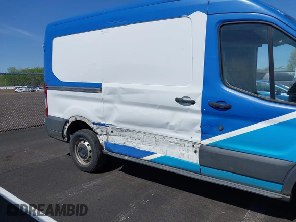 2018 Ford Transit with VIN 1FTYR1CM1JKA85403, listed as a IAAI auction lot 41922452 with 193,392 mi miles and . Bid and sale history available at DreamBid. Image 6.