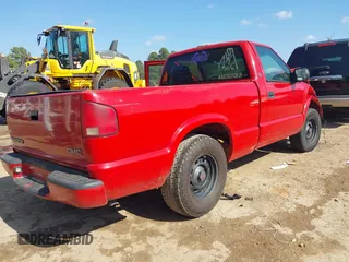 2000 GMC Sonoma with VIN 1GTCS1440Y8170933, listed as a IAAI auction lot 41505128 with Not Provided miles and . Bid and sale history available at DreamBid. Image 4.