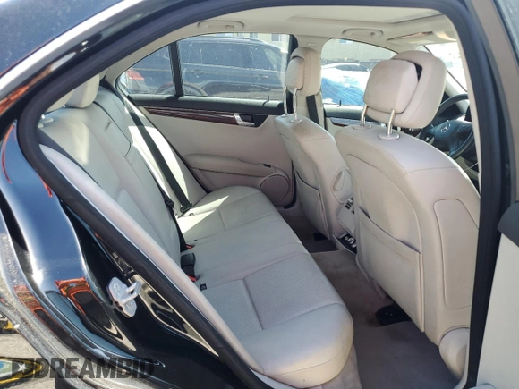2009 Mercedes-Benz C 300 Sport с VIN WDDGF54X99R046345, выставлен на аукционе Copart как лот 51463925 с пробегом 79 050 миль миль и Списание • Salvage title. История ставок и продаж доступна на DreamBid. Изображение 10.
