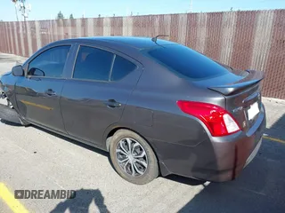 2015 Nissan Versa S Plus with VIN 3N1CN7AP9FL809885, listed as a IAAI auction lot 41969634 with 111,715 mi miles. Bid and sale history available at carsss.com. Image 3.