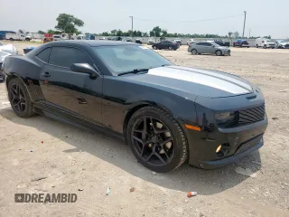 2010 Chevrolet Camaro 2SS z VIN 2G1FK1EJ9A9202184, wystawiony jako Copart lot #56233775 z przebiegiem 224 925 mil mil oraz Szkody całkowita. Historia ofert i sprzedaży dostępna na DreamBid. Obrazek 4.
