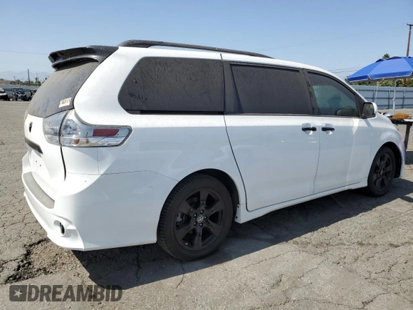 2020 Toyota Sienna SE with VIN 5TDXZ3DC9LS030514, listed as a Copart auction lot 61978565 with 40,316 mi miles and Salvage title. Bid and sale history available at DreamBid. Image 3.
