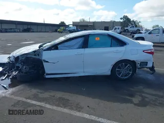 2015 Toyota Camry XLE z VIN 4T1BF1FK7FU110031, wystawiony jako IAAI lot #41906811 z przebiegiem Nie podano mil oraz . Historia ofert i sprzedaży dostępna na DreamBid. Obrazek 15.