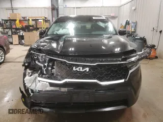 2022 Kia Sorento LX z VIN 5XYRGDLC8NG083601, wystawiony jako Copart lot #42580075 z przebiegiem 28 725 mil mil oraz Szkoda całkowita • Salvage title. Historia ofert i sprzedaży dostępna na DreamBid. Obrazek 5.