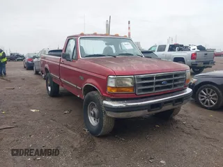 1997 Ford F-250 with VIN 1FTHF26H5VEB81858, listed as a IAAI auction lot 40865874 with 97,807 mi miles. Bid and sale history available at carsss.com. Image 1.