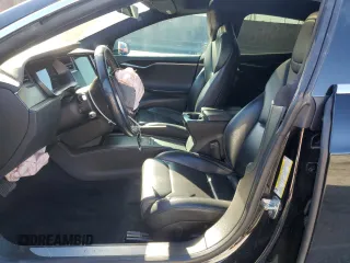 2019 Tesla Model S 75D z VIN 5YJSA1E25KF299740, wystawiony jako Copart lot #49355485 z przebiegiem 140 385 mil mil oraz Szkoda całkowita • Salvage title. Historia ofert i sprzedaży dostępna na DreamBid. Obrazek 7.