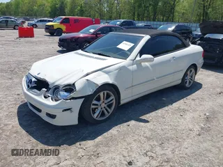 2008 Mercedes-Benz CLK 350 z VIN WDBTK56F08F238261, wystawiony jako IAAI lot #41988325 z przebiegiem 263 008 mil mil oraz . Historia ofert i sprzedaży dostępna na DreamBid. Obrazek 2.