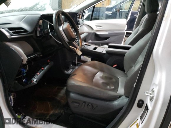 2021 Toyota Sienna XLE with VIN 5TDYSKFC2MS005780, listed as a Copart auction lot 88292445 with 321,282 mi miles and Non Repairable. Bid and sale history available at carsss.com. Image 7.
