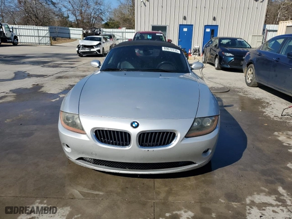 2003 BMW Z4 2.5i with VIN 4USBT33403LR66233, listed as a Copart auction lot 89072235 with 123,943 mi miles and Salvage Title. Bid and sale history available at carsss.com. Image 5.