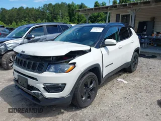 2021 Jeep Compass Latitude z VIN 3C4NJDBB8MT555358, wystawiony jako IAAI lot #42262036 z przebiegiem 67 917 mil mil oraz . Historia ofert i sprzedaży dostępna na DreamBid. Obrazek 17.