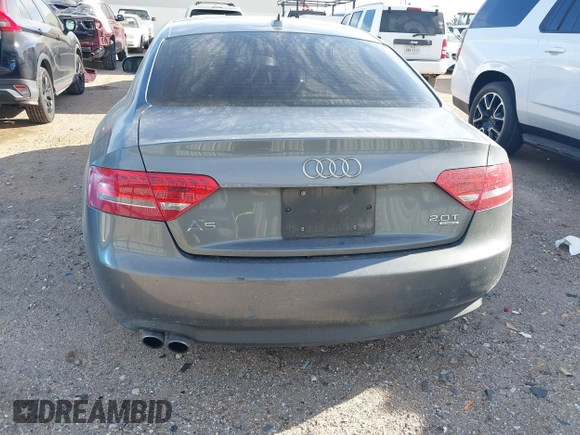 2012 Audi A5 Premium Plus z VIN WAULFAFR3CA026756, wystawiony jako IAAI lot #41824538 z przebiegiem 60 304 mil mil oraz . Historia ofert i sprzedaży dostępna na DreamBid. Obrazek 6.