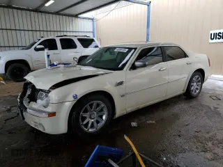 2006 Chrysler 300 C z VIN 2C3KA63H16H532117, wystawiony jako Copart lot #45996155 z przebiegiem 204 621 mil mil oraz Szkoda całkowita • Salvage title. Historia ofert i sprzedaży dostępna na DreamBid. Obrazek 1.