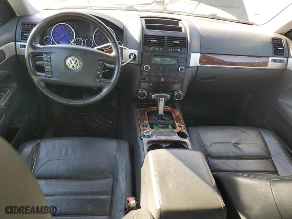 2008 Volkswagen Touareg 2 V6 with VIN WVGBE77L18D063756, listed as a Copart auction lot 84020744 with 208,373 mi miles and Clean Title. Bid and sale history available at carsss.com. Image 8.
