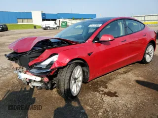 2022 Tesla Model 3 z VIN 5YJ3E1EA0NF304413, wystawiony jako Copart lot #60569015 z przebiegiem 84 530 mil mil oraz Czysty tytuł • Clean title. Historia ofert i sprzedaży dostępna na DreamBid. Obrazek 1.