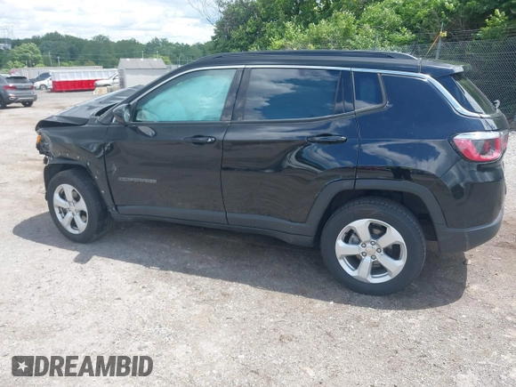 2019 Jeep Compass Latitude z VIN 3C4NJDBB8KT834306, wystawiony jako IAAI lot #42334955 z przebiegiem 3 901 mil mil oraz . Historia ofert i sprzedaży dostępna na DreamBid. Obrazek 3.