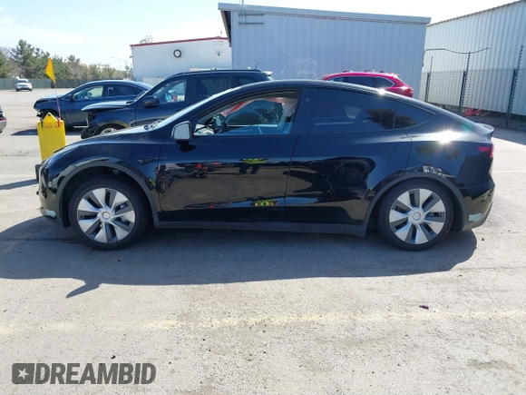2024 Tesla Model Y Long Range z VIN 7SAYGDEE0RF078242, wystawiony jako IAAI lot #41808826 z przebiegiem 59 581 mil mil oraz . Historia ofert i sprzedaży dostępna na DreamBid. Obrazek 15.