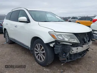 2015 Nissan Pathfinder S z VIN 5N1AR2MM7FC611097, wystawiony jako IAAI lot #41556576 z przebiegiem 200 648 mil mil oraz . Historia ofert i sprzedaży dostępna na DreamBid. Obrazek 1.