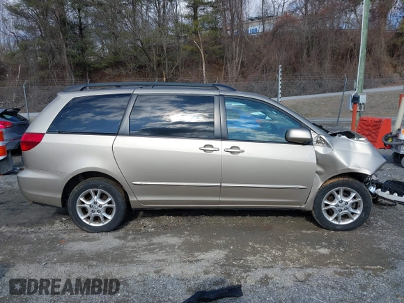 2005 Toyota Sienna XLE with VIN 5TDBA22C25S037614, listed as a IAAI auction lot 41391263 with 90,568 mi miles. Bid and sale history available at carsss.com. Image 13.
