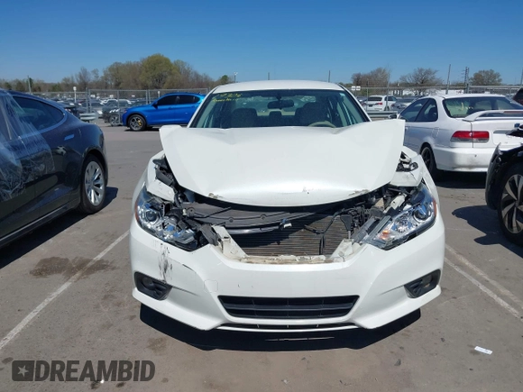 2017 Nissan Altima SV z VIN 1N4AL3AP1HC141166, wystawiony jako IAAI lot #41863150 z przebiegiem 95 770 mil mil oraz . Historia ofert i sprzedaży dostępna na DreamBid. Obrazek 6.
