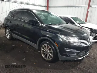 2015 Lincoln MKC with VIN 5LMCJ2A98FUJ17855, listed as a IAAI auction lot 41433416 with 113,070 mi miles. Bid and sale history available at carsss.com. Image 1.