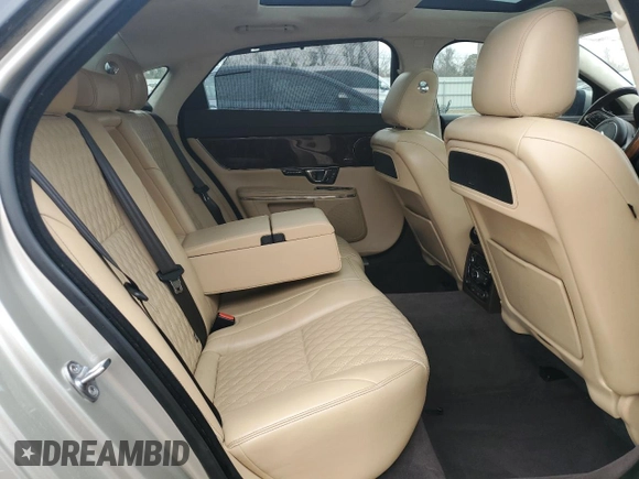 2017 Jaguar XJ with VIN SAJWJ2GD1H8W04196, listed as a Copart auction lot 42312835 with 0 mi miles and Clean Title. Bid and sale history available at carsss.com. Image 10.
