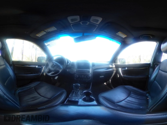 2014 Kia Sorento SX with VIN 5XYKW4A72EG492736, listed as a IAAI auction lot 42009349 with 165,492 mi miles. Bid and sale history available at carsss.com. Image 19.