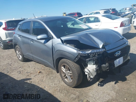 2021 Hyundai Kona SE z VIN KM8K1CAA3MU674975, wystawiony jako IAAI lot #42043579 z przebiegiem 52 240 mil mil oraz . Historia ofert i sprzedaży dostępna na DreamBid. Obrazek 1.