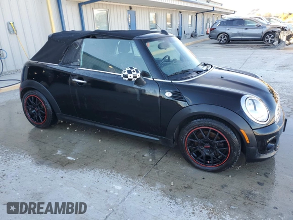 2011 MINI Convertible с VIN WMWZN3C55BTZ89445, выставлен на аукционе Copart как лот 78996404 с пробегом 71 821 миль миль и Списание • Salvage title. История ставок и продаж доступна на DreamBid. Изображение 4.