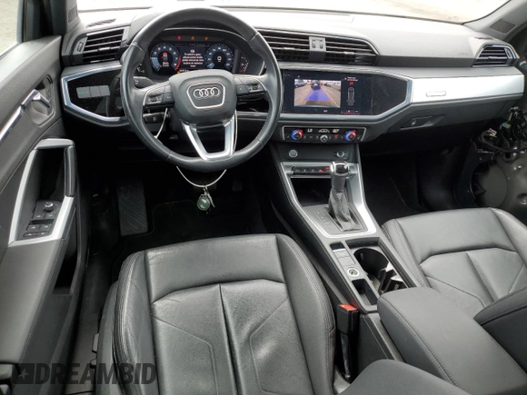 2020 Audi Q3 Premium z VIN WA1AECF38L1095702, wystawiony jako Copart lot #53888035 z przebiegiem 44 414 mil mil oraz Szkoda całkowita • Salvage title. Historia ofert i sprzedaży dostępna na DreamBid. Obrazek 8.