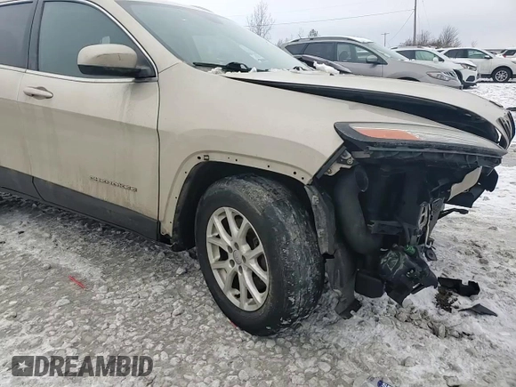 2015 Jeep Cherokee North with VIN 1C4PJMCS1FW582132, listed as a Copart auction lot 82972524 with 196,334 mi miles and Clean Title. Bid and sale history available at carsss.com. Image 12.
