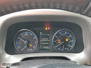 2018 Toyota RAV4 XLE with VIN 2T3WFREV8JW451241, listed as a Copart auction lot 48795135 with 92,208 mi miles and Salvage Title. Bid and sale history available at carsss.com. Image 9.
