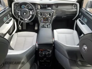 2022 Rolls-Royce Cullinan Black Badge z VIN SLATV8C01NU211417, wystawiony jako Copart lot #83323584 z przebiegiem 24 227 mil mil oraz Nie do naprawy. Historia ofert i sprzedaży dostępna na DreamBid. Obrazek 8.