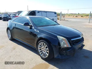 2012 Cadillac CTS z VIN 1G6DA1E30C0140824, wystawiony jako IAAI lot #42426732 z przebiegiem 132 697 mil mil oraz . Historia ofert i sprzedaży dostępna na DreamBid. Obrazek 1.