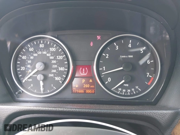 2006 BMW 3 Series 325i with VIN WBAVB13566PT05917, listed as a IAAI auction lot 41720273 with 171,686 mi miles. Bid and sale history available at carsss.com. Image 7.