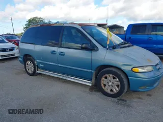 1997 Dodge Caravan SE with VIN 1B4GP45R2VB306392, listed as a IAAI auction lot 41831324 with Not Provided miles and . Bid and sale history available at carsss.com. Image 1.