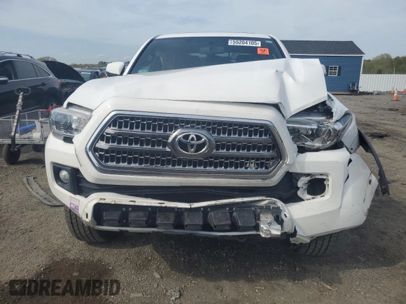2017 Toyota Tacoma SR5 z VIN 3TMCZ5AN5HM108620, wystawiony jako Copart lot #55204105 z przebiegiem 58 340 mil mil oraz Szkoda całkowita • Salvage title. Historia ofert i sprzedaży dostępna na DreamBid. Obrazek 5.